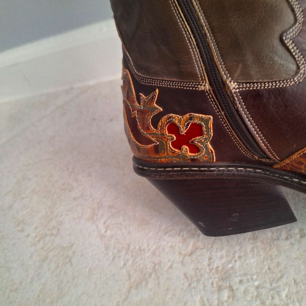 Western boots for women